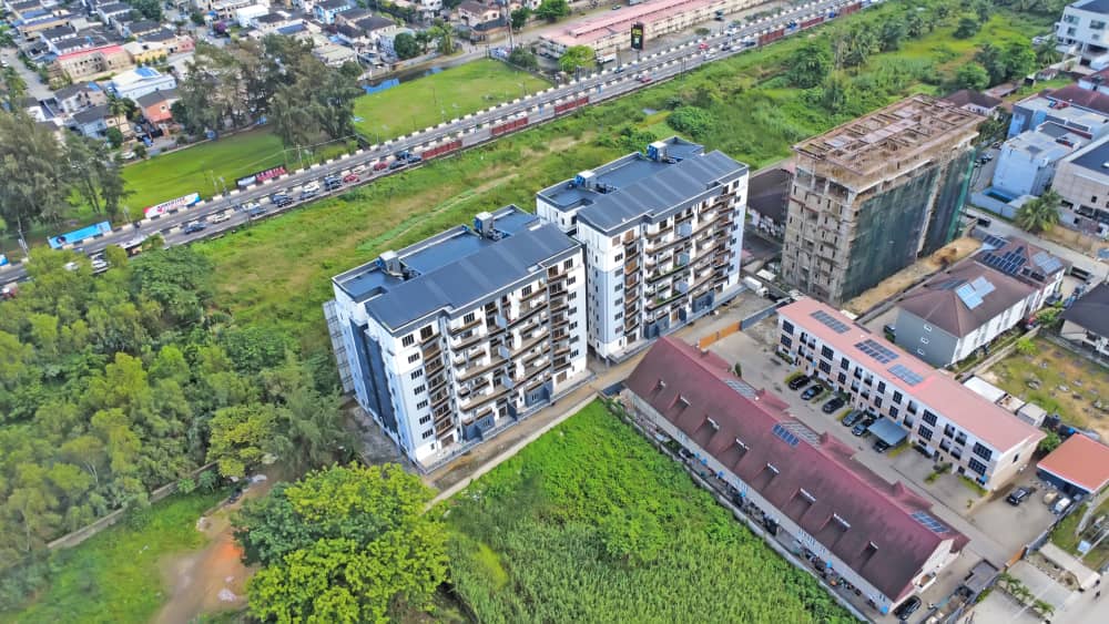 FULLY SERVICED 3 BEDROOM APARTMENT